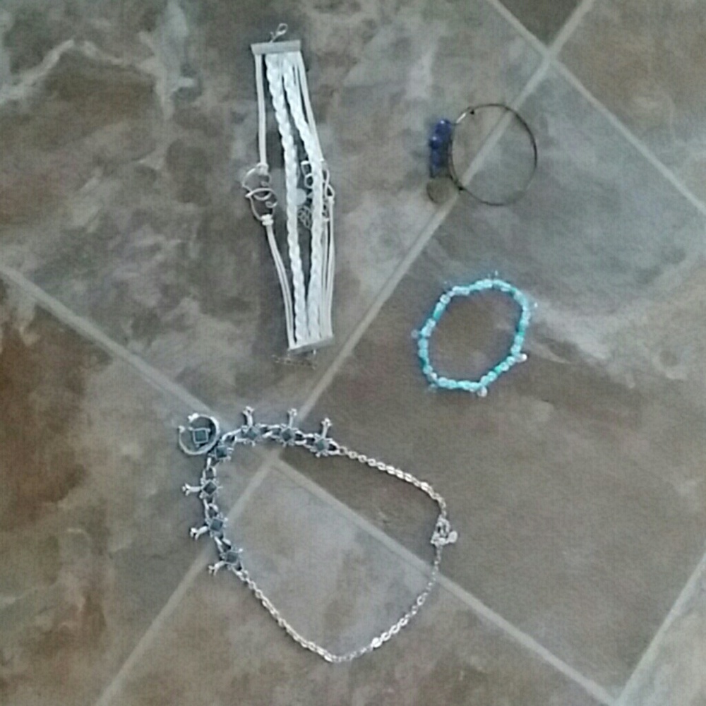Necklace, bracelets
